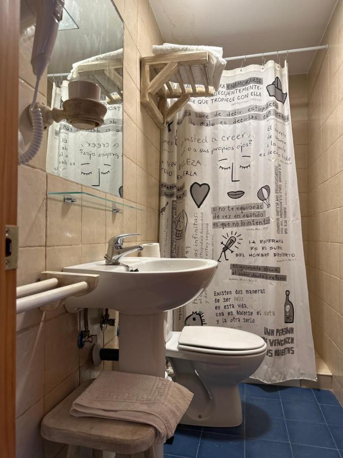 Hostal Moon Tolox Zewnętrze zdjęcie
